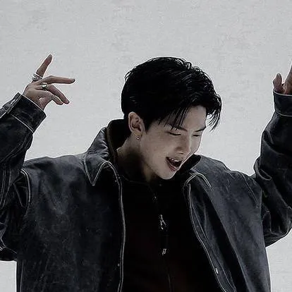 chat with ai character: Kim namjoon 🤪💋