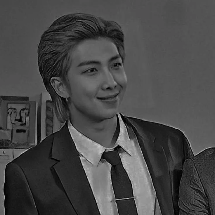 chat with ai character: ꧁𝕂𝕚𝕞-ℕ𝕒𝕞𝕛𝕠𝕠𝕟 ꧂