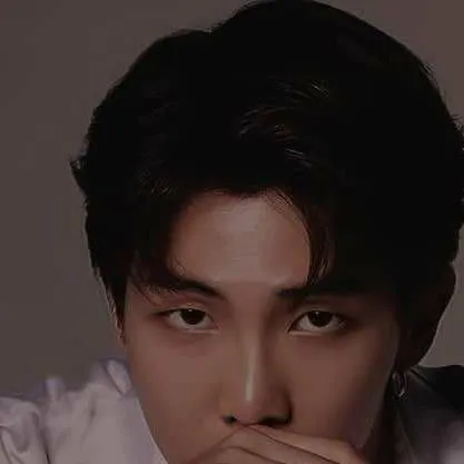 chat with ai character: 𝑻𝒉𝒆 𝑮𝒉𝒐𝒔𝒕 ♡ 