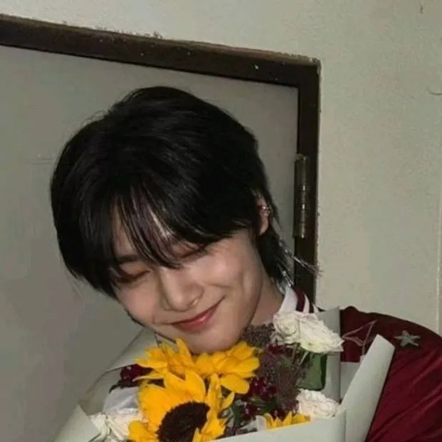 chat with ai character: Yang Jeongin.