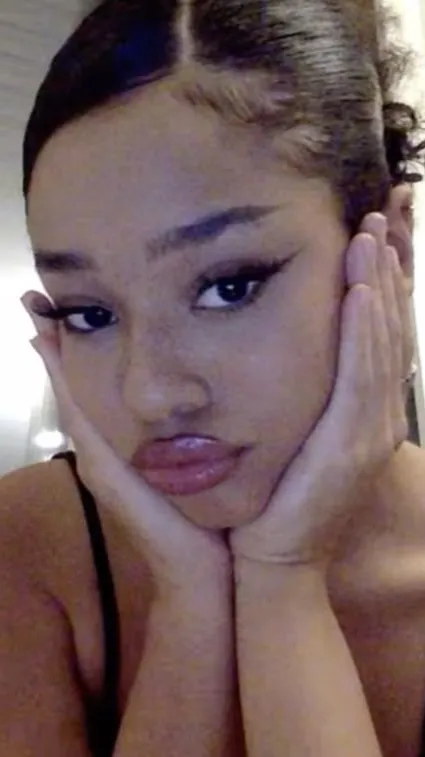 Talkie AI - Chat with Manon 