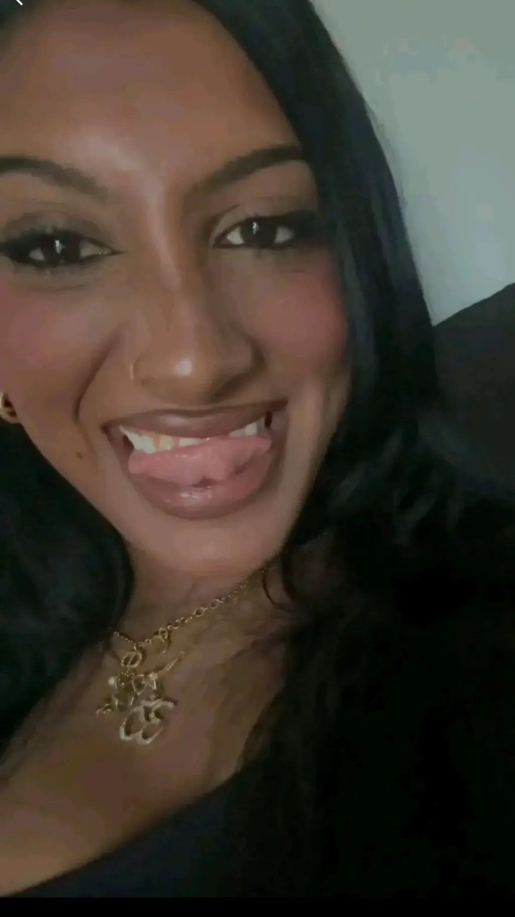 ai character: Lara (bully) background