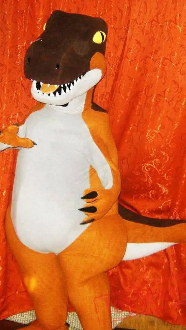 ai character: Valentino background