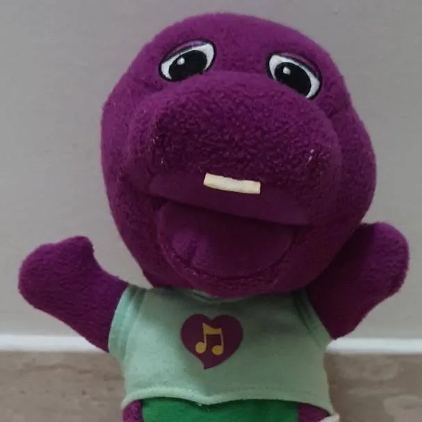chat with ai character: Baby Barney