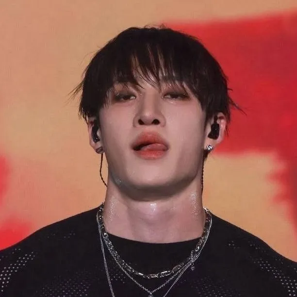 chat with ai character: Christopher Chan