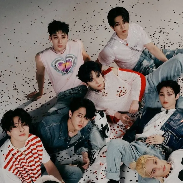 chat with ai character: Stray Kids