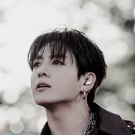 chat with ai character: Jeon Jungkook 