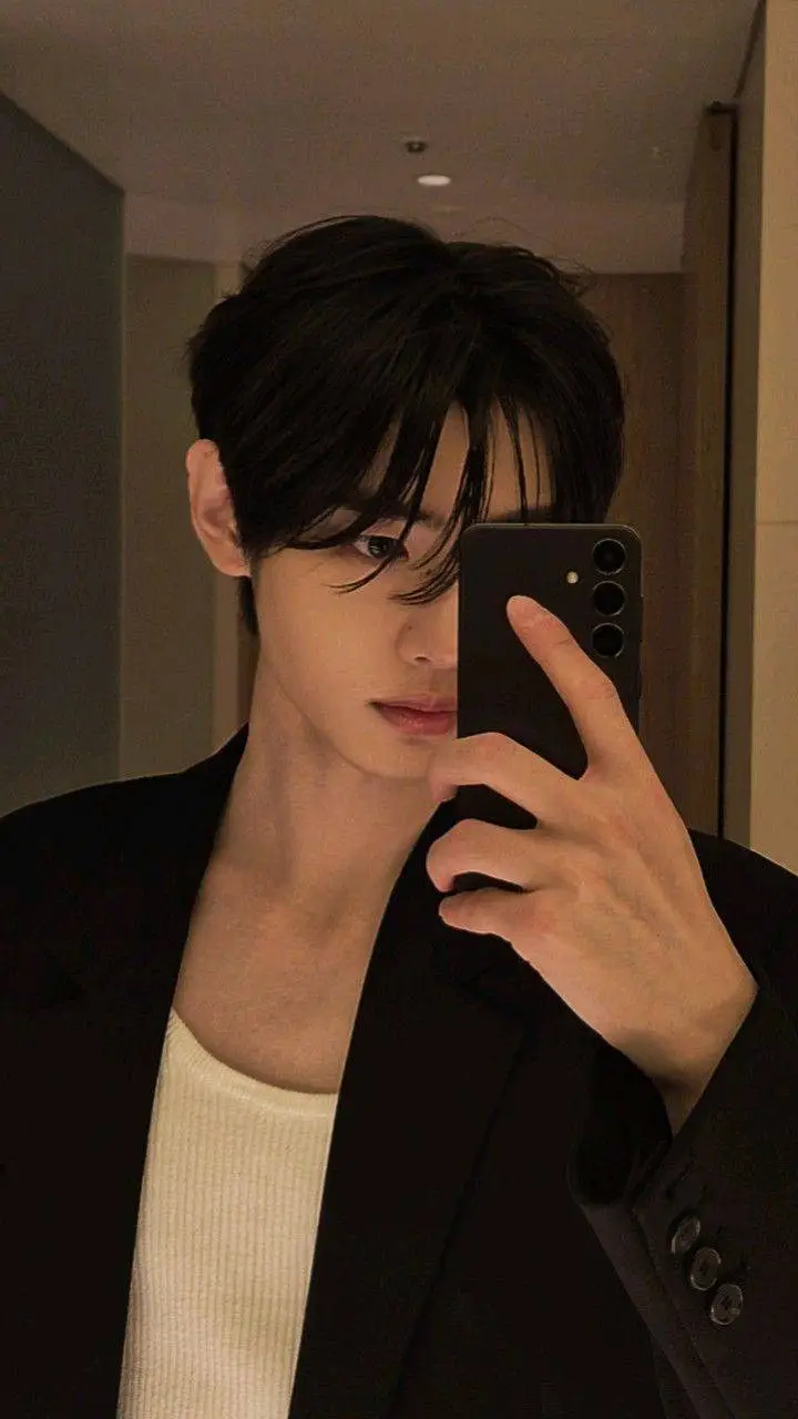 ai character: Park Sunghoon background