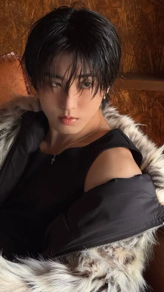 ai character: Han Jisung  background