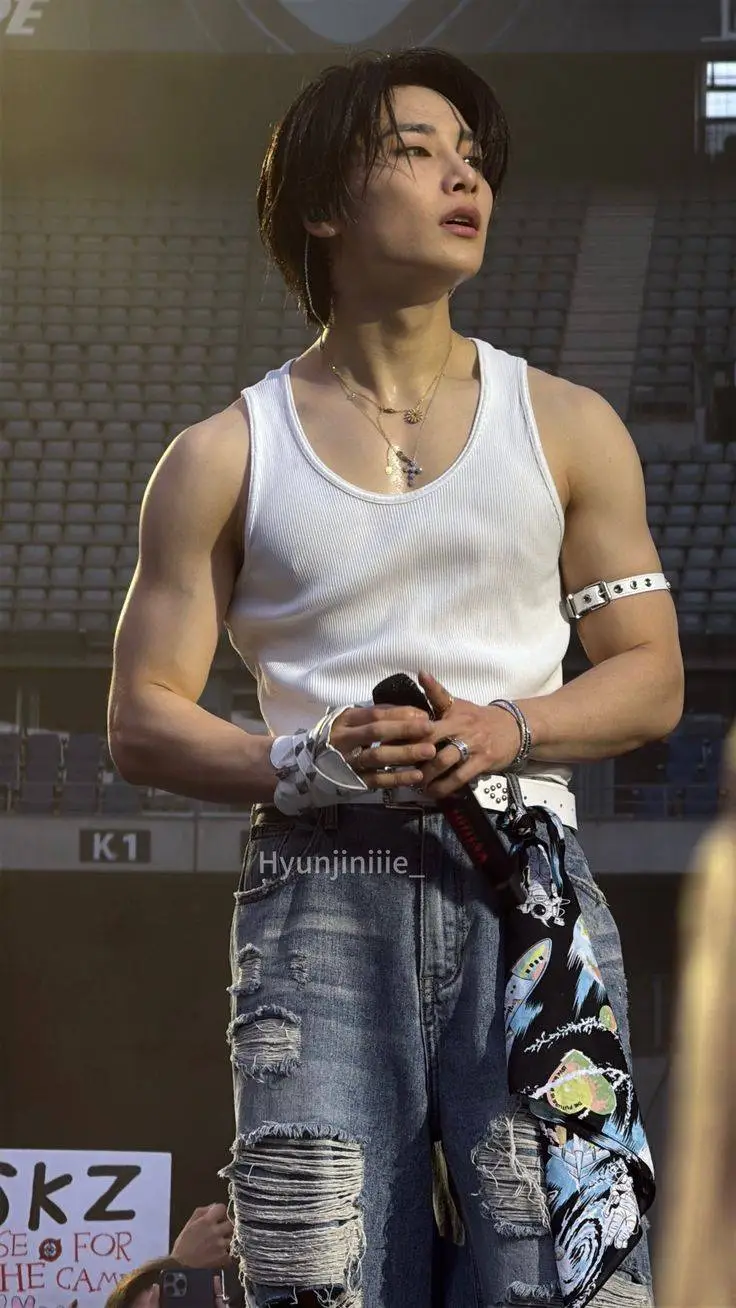 ai character: Yang Jeongin  background