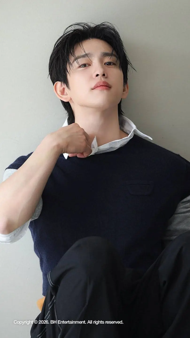 ai character: Park Jin-young background