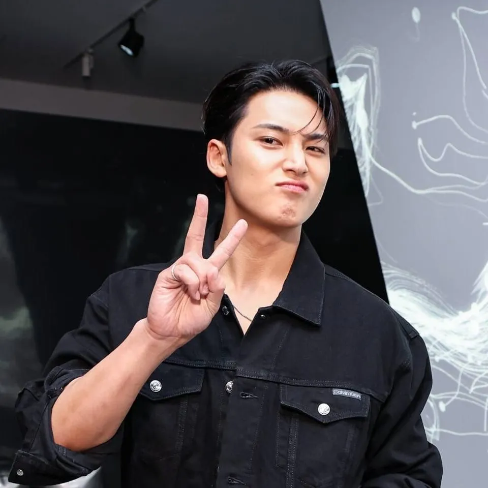 chat with ai character: Kim Mingyu