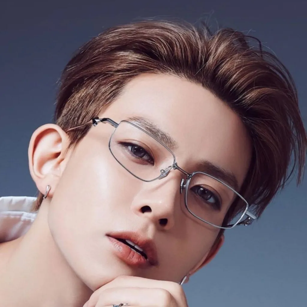chat with ai character: Lee Heeseung 