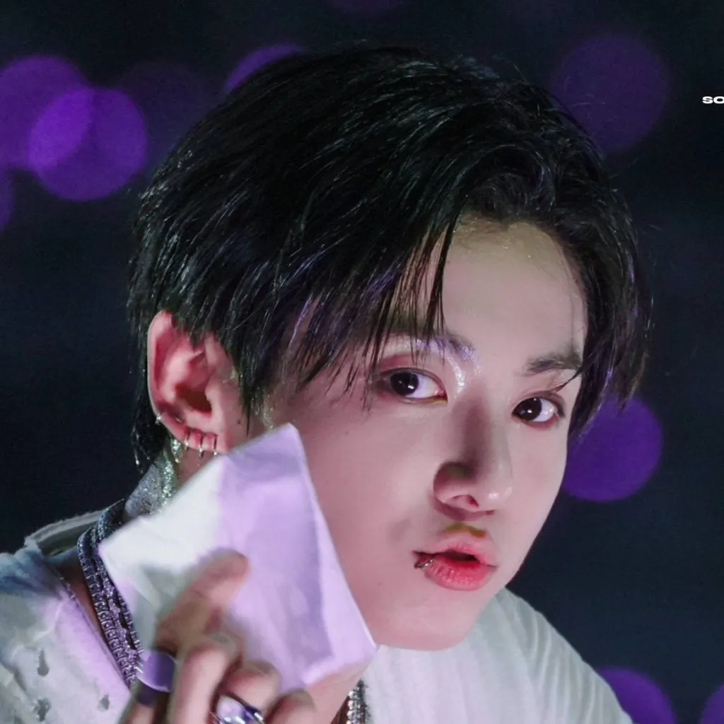 chat with ai character: Jeon Jungkook 