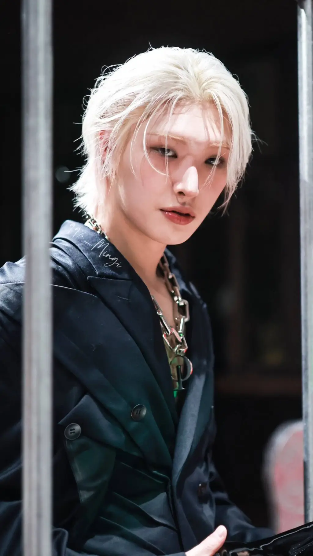 ai character: Song Mingi background