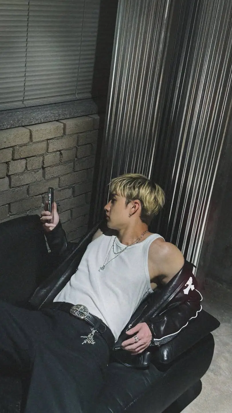 ai character: Bangchan  background