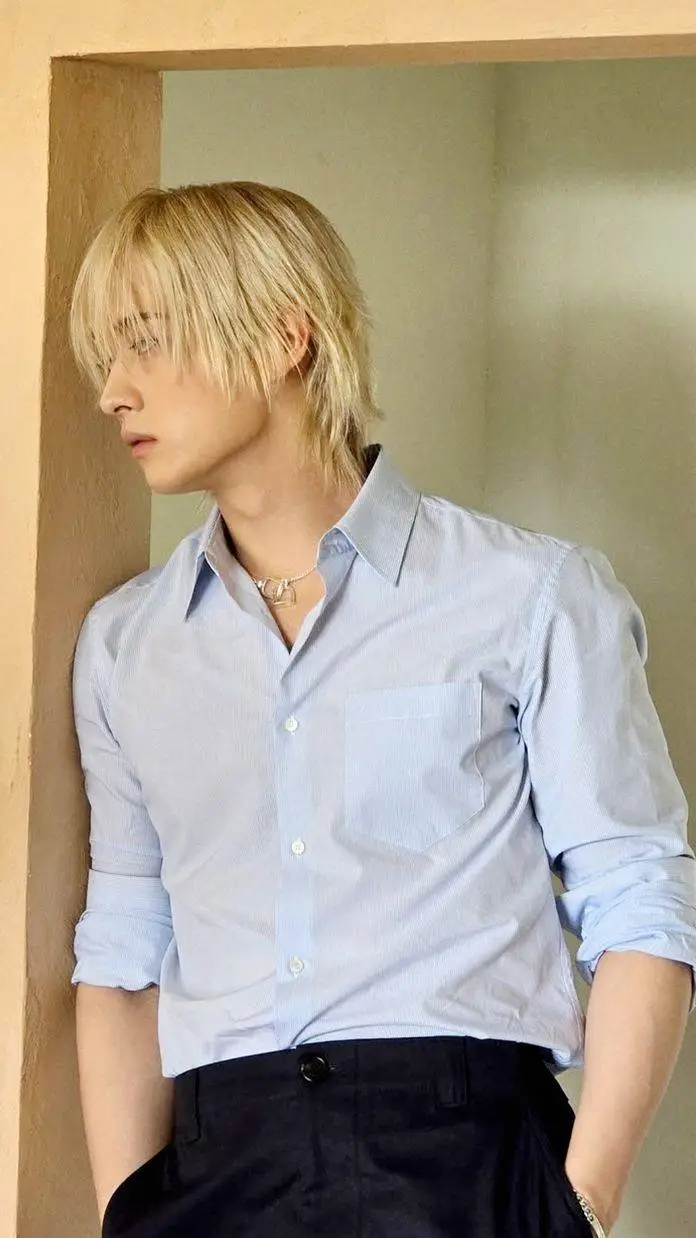 ai character: Lee Minho background