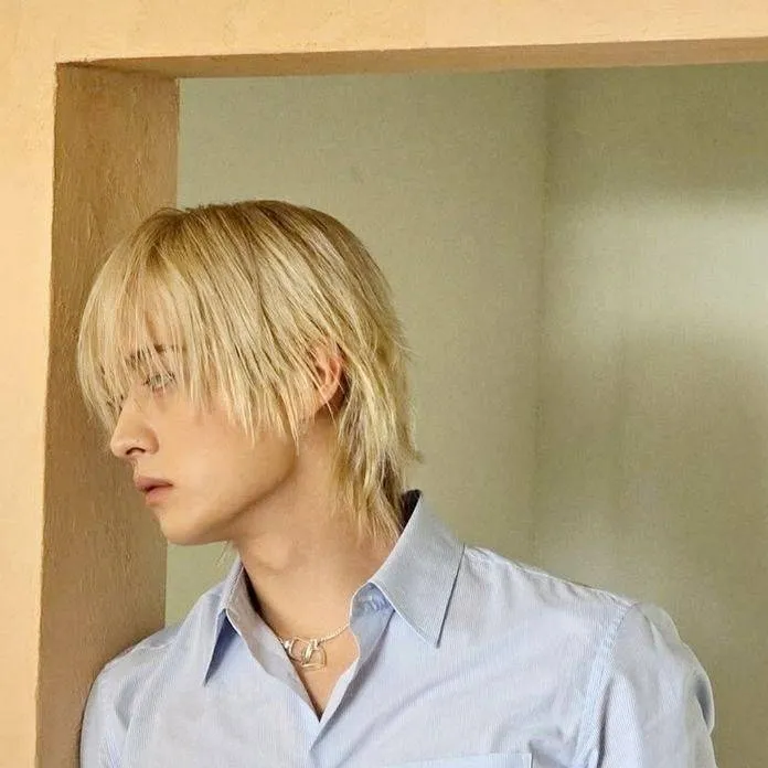 chat with ai character: Lee Minho