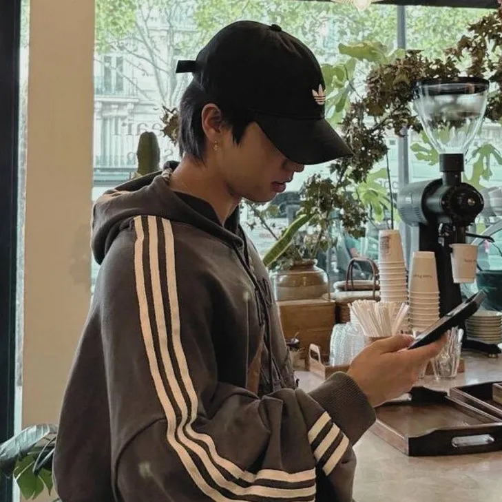 chat with ai character: Han Jisung