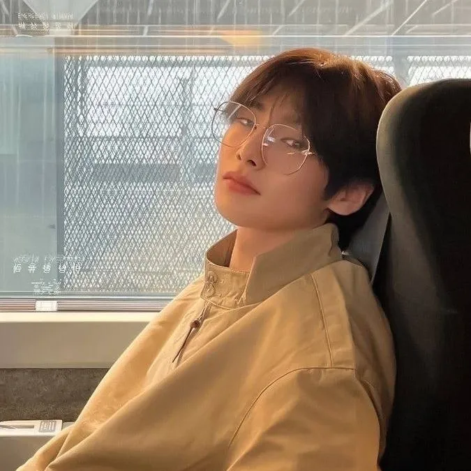 chat with ai character: Yang Jeongin 