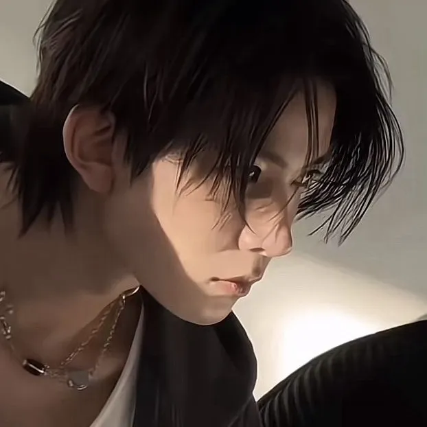 chat with ai character: Evan Lee Heeseung