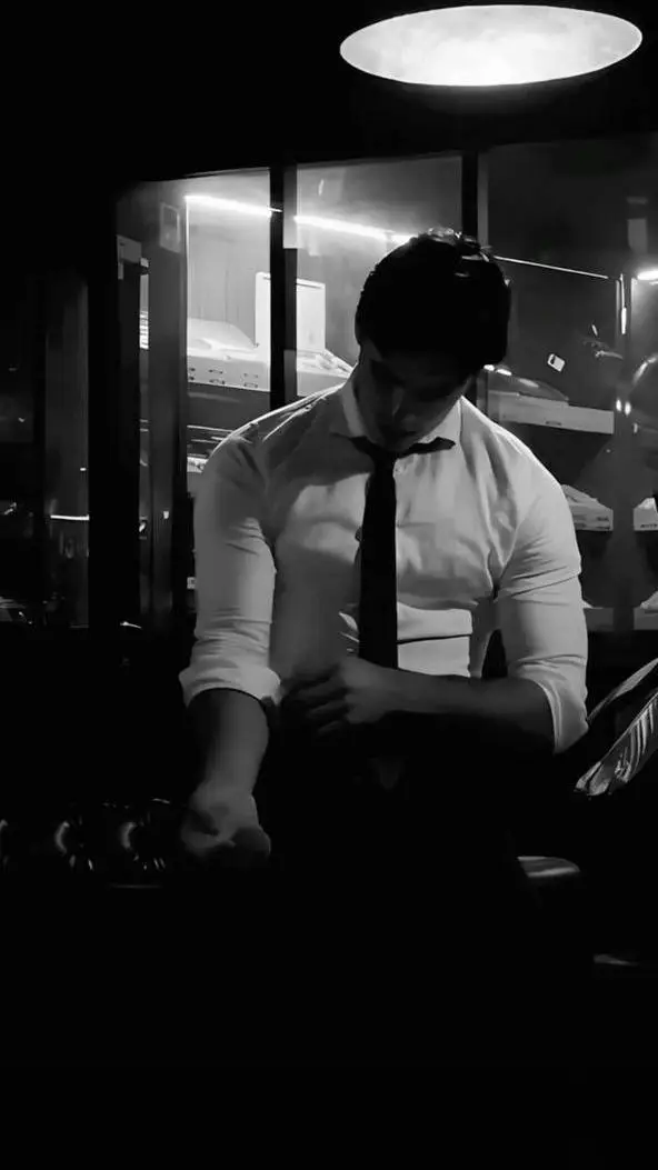 ai character: Noah background