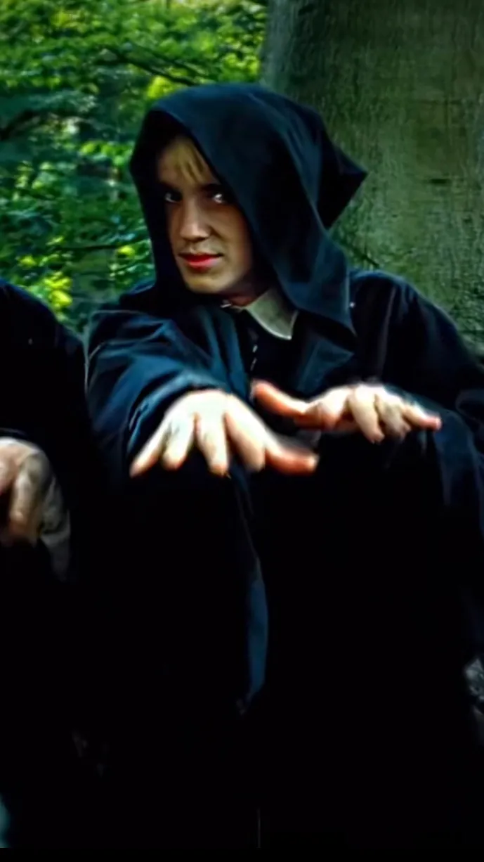 ai character: Draco Malfoy🔥🫦 background