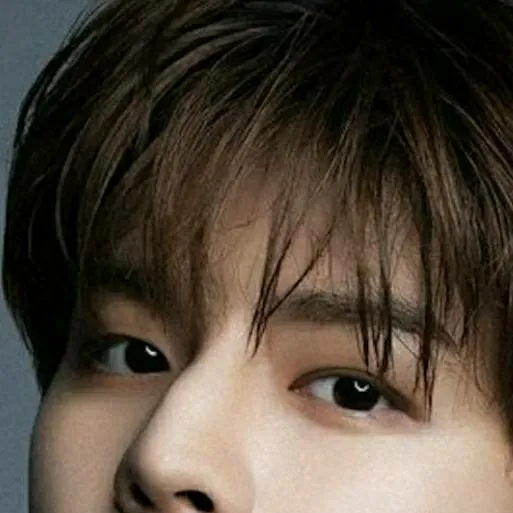chat with ai character: seungmin