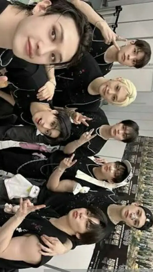 ai character: stray kids background