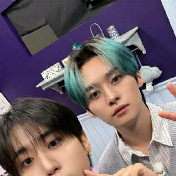 chat with ai character: minsung