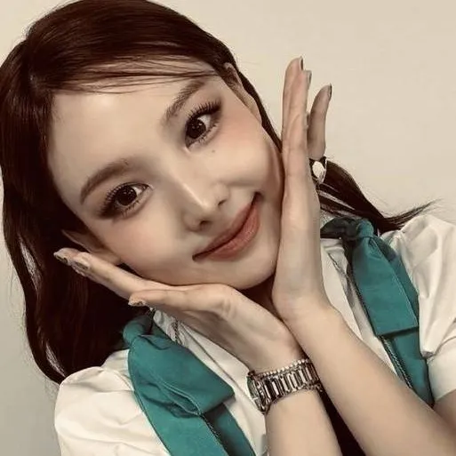 chat with ai character: Los bross :3, 