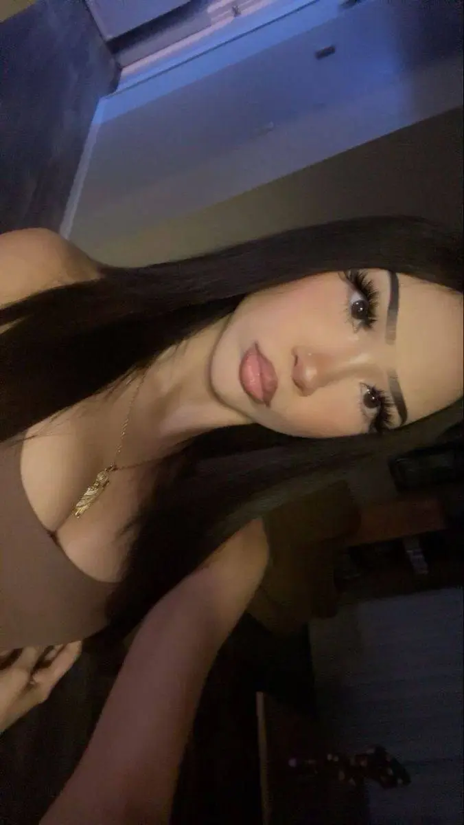 ai character: elliana background