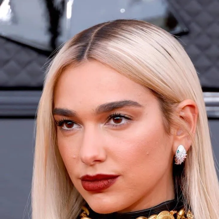 chat with ai character: DUA LIPA~~••