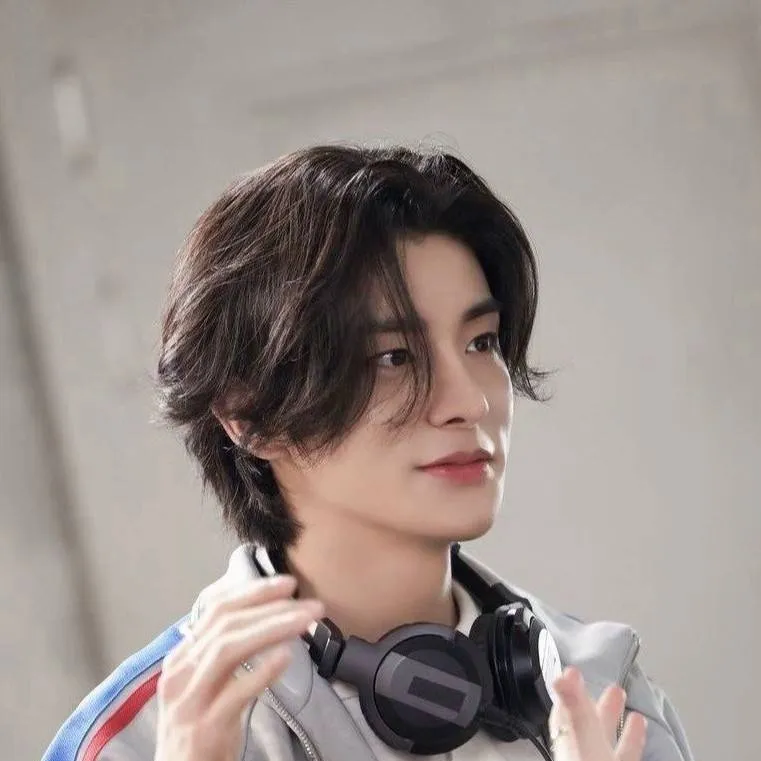 chat with ai character: sim jaeyun 