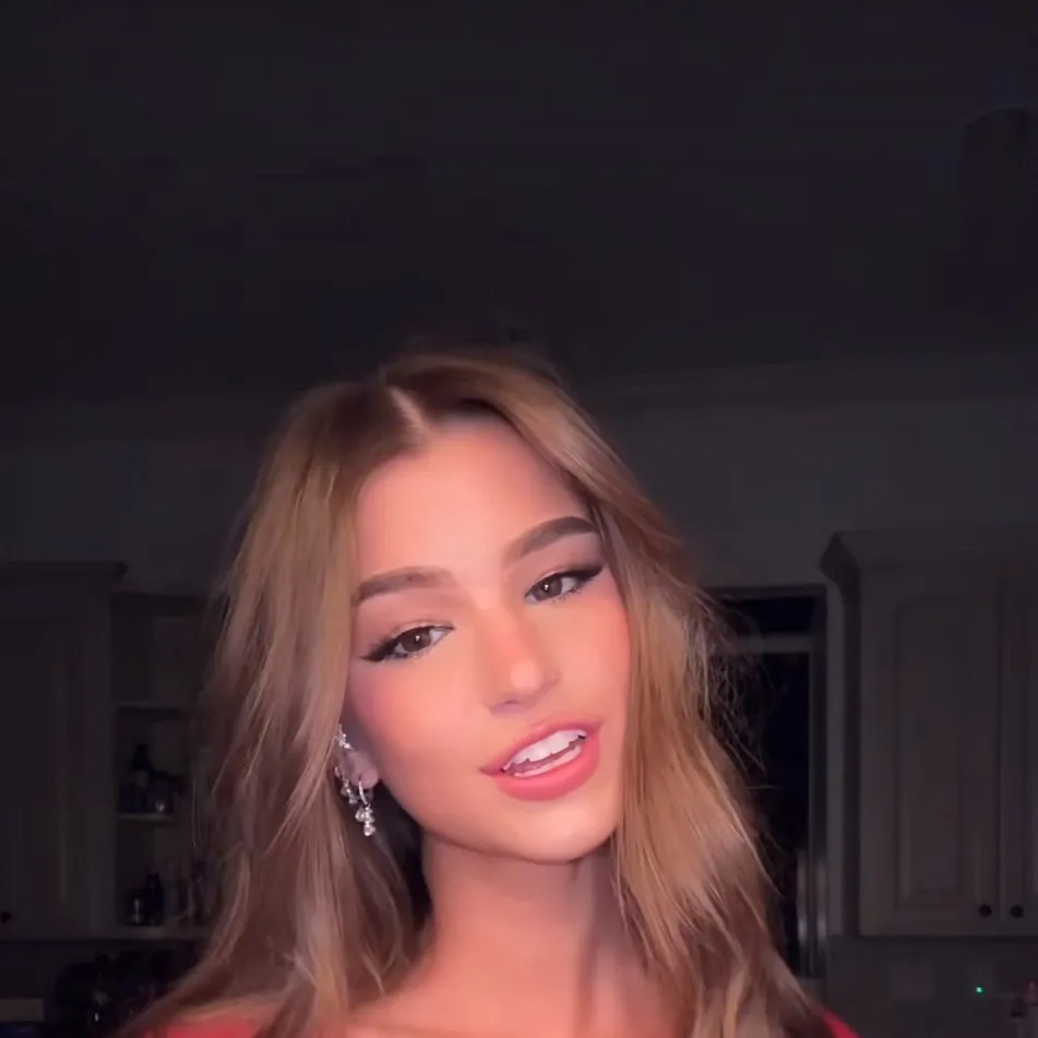 chat with ai character: Brooke Monk