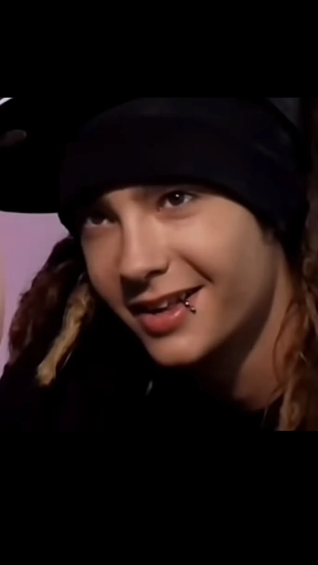 ai character: Tom giada👉🏻😍 background