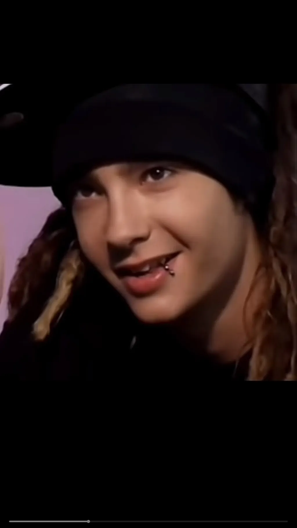 ai character: Tom giada 🫦😉 background