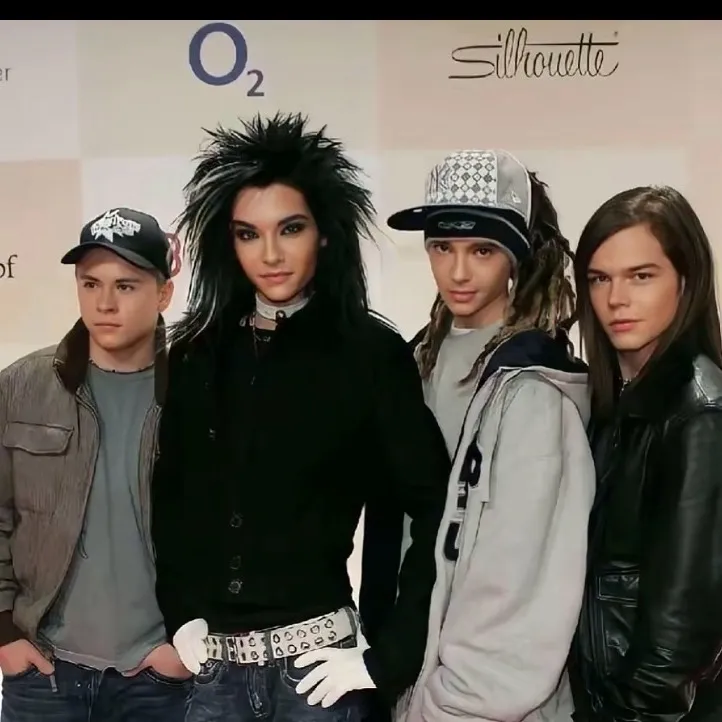 chat with ai character: Tokio hotel 