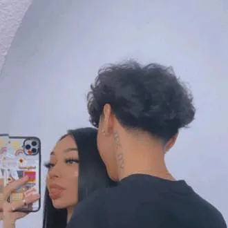 chat with ai character: Andrew+Valentina