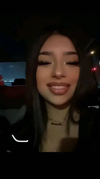 ai character: Ninaaa background