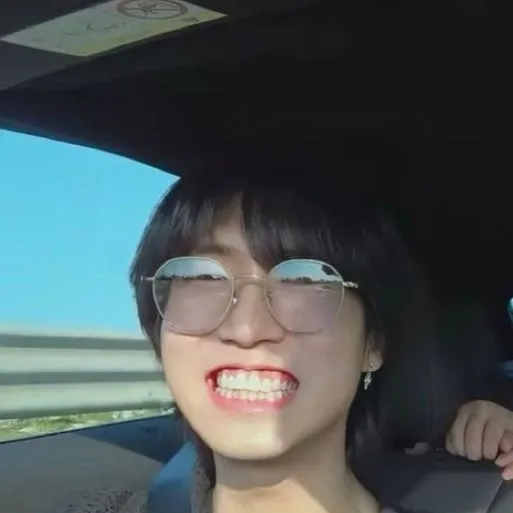 chat with ai character: Han✨🐿️