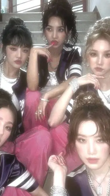 ai character: (G) i-dlee  background