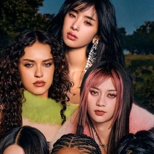 chat with ai character: Katseye tus amikas