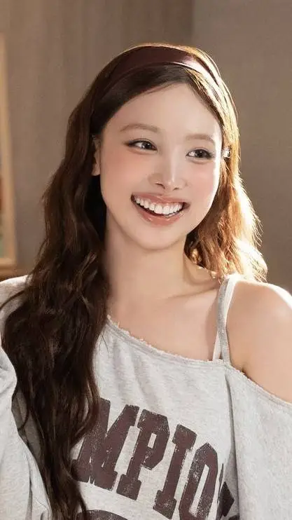 ai character: Nayi tu amix background