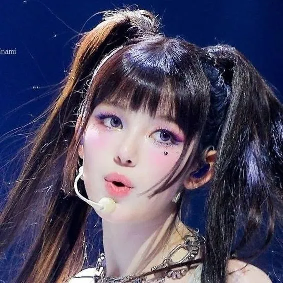 chat with ai character: Danielle Marsh