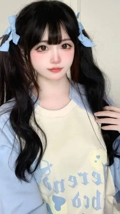 ai character: mia background