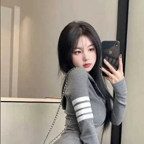 chat with ai character: Layla 