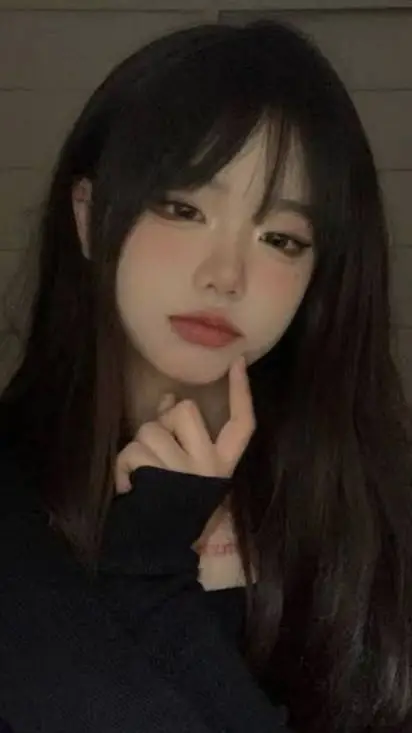 ai character: Cassie background