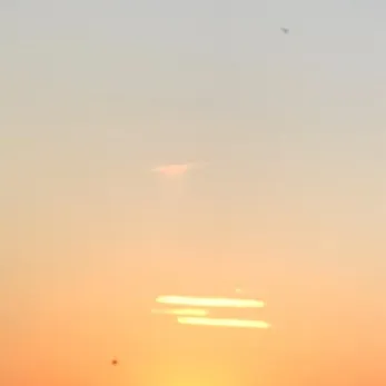 chat with ai character: The Sun