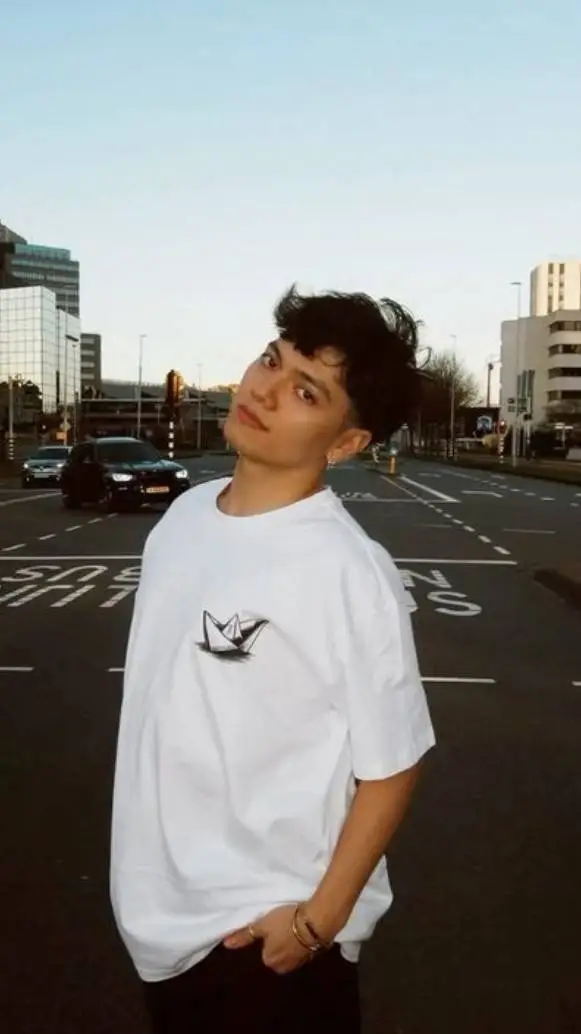 ai character: JJ background